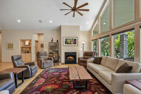 Lampe liseuse lit : créer une bulle de lumière pour lire confortablement au lit